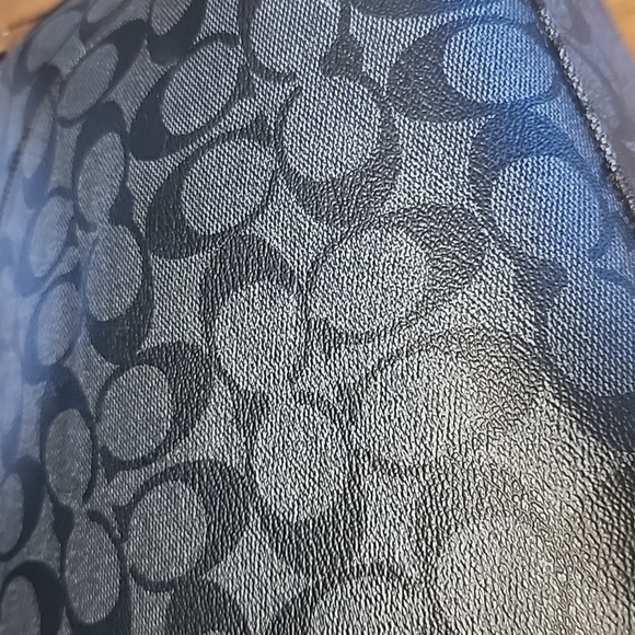 Coach Peyton Signature Crossbody/shoulder Bag - Picture 11 of 16